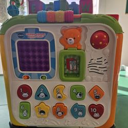 V- Tech Ultimate Alphabet Activity Cube