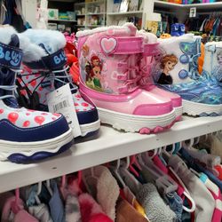 New Girls Snow Boots Size 6,7,8, & 9