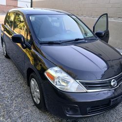 2011  Nissan Versa 
