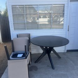 Round Black Dining Table w/ Chairs – Must Go