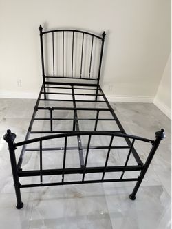 Twin Metal Bed Frame | Sturdy & Durable | Supports Up to 500 lbs | Simple & Stylish Design |