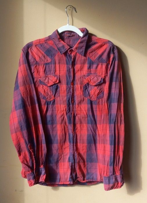 Top Long-Sleeve Collared Button-Up Shirt in Plaid Women's Size L / Large