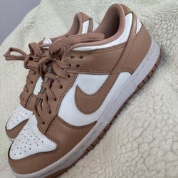 Nike Dunks 