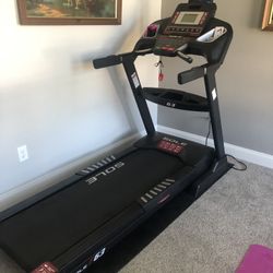 SOLE TREADMILL. WORKS PERFECTLY