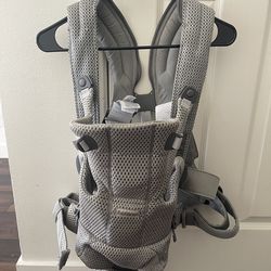 Bjorn Carrier - LiKE NEW $90