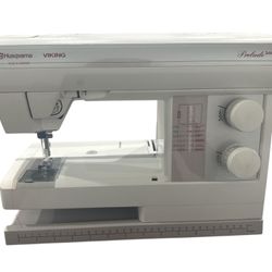 Husqvarna Viking Prelude 340 Sewing Machine Works With Carrying Case 