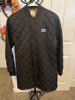 Vans Black Diamond - Quilt Long Puffer Coat XS - Zipper and Snap closure.
