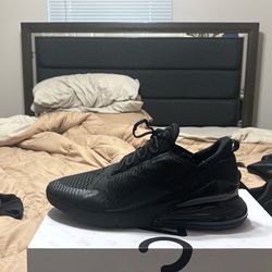Air Max 270 (Black)