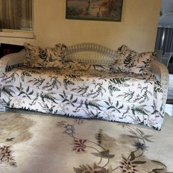 White, Wicker Day Bed with 2 Twin Mattresses 