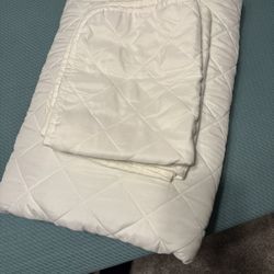 Queen Blanket And Shams 