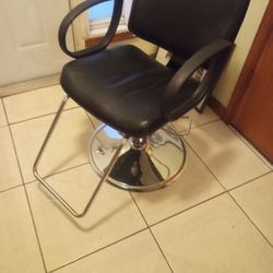 Like New Stylist Or Barber Stainless Steel Leather Chair For $ 50 