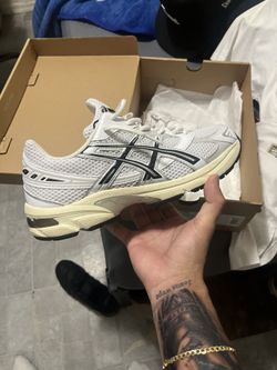 asics gel-1330 white/cloudgrey colorway