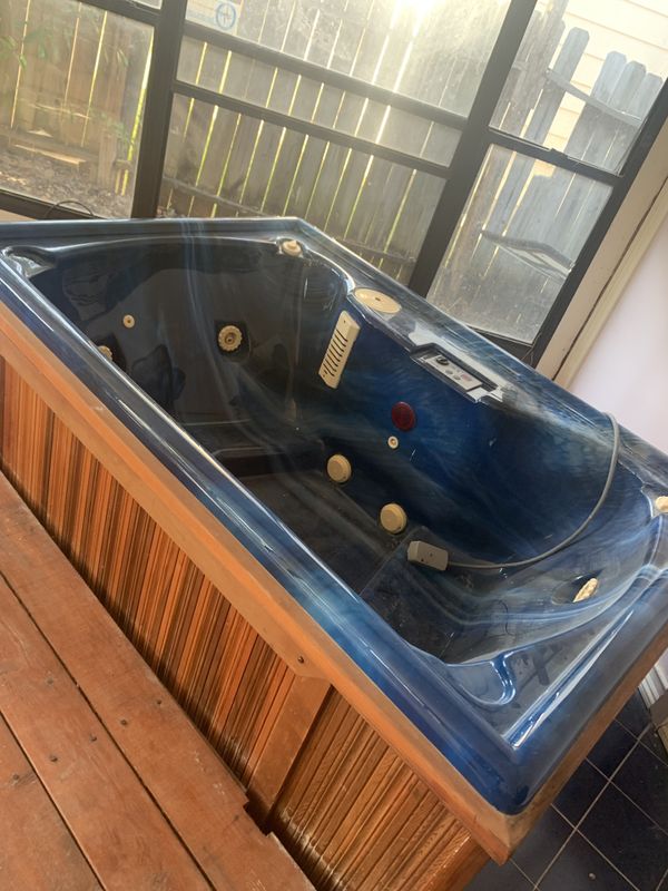 Imperial hot tub for Sale in San Antonio, TX OfferUp