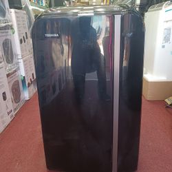 Toshiba 14000btu Portable Ac WiFi Smart.  Over 750 Square Footage Coverage.  Complete Set New In Box With Warranty 