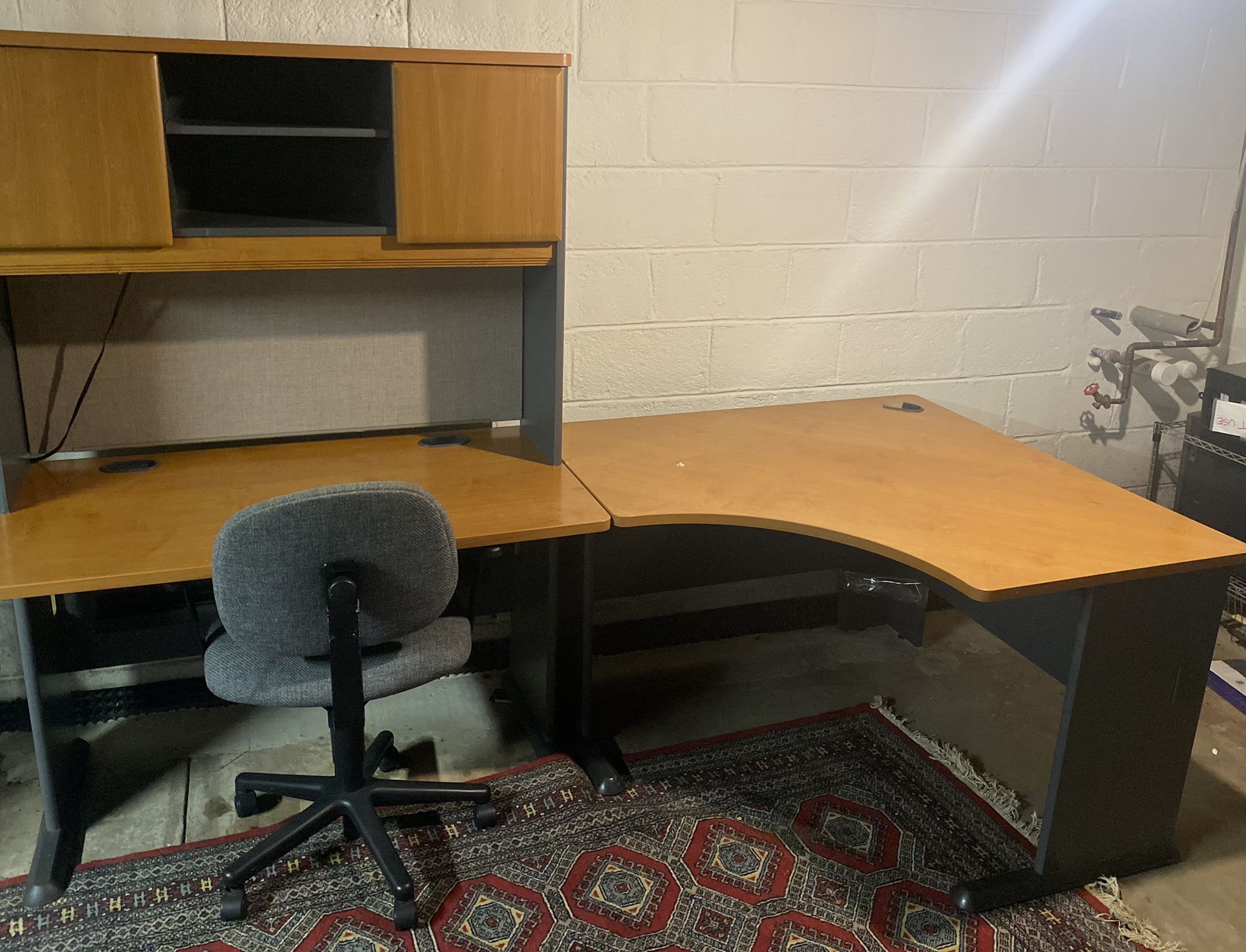 3 Piece Office workstation with Hutch Built In light Cabinets and Felt Board (including FREE Rug & chair).