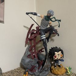 Naruto Statue