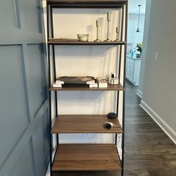 Bookcase/Shelf