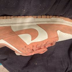 Peach color Nikes size 10 in woman only worn two times
