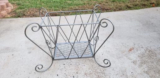 Metal Large Heavy Magazine Rack