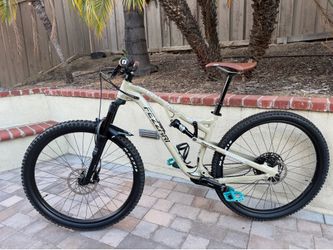 2021 fezzari abajo peak 29er medium frame..like new condition clean bike