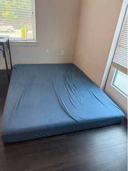 Queen Size 6 Inch Memory Foam Mattress ***Need to go ASAP***