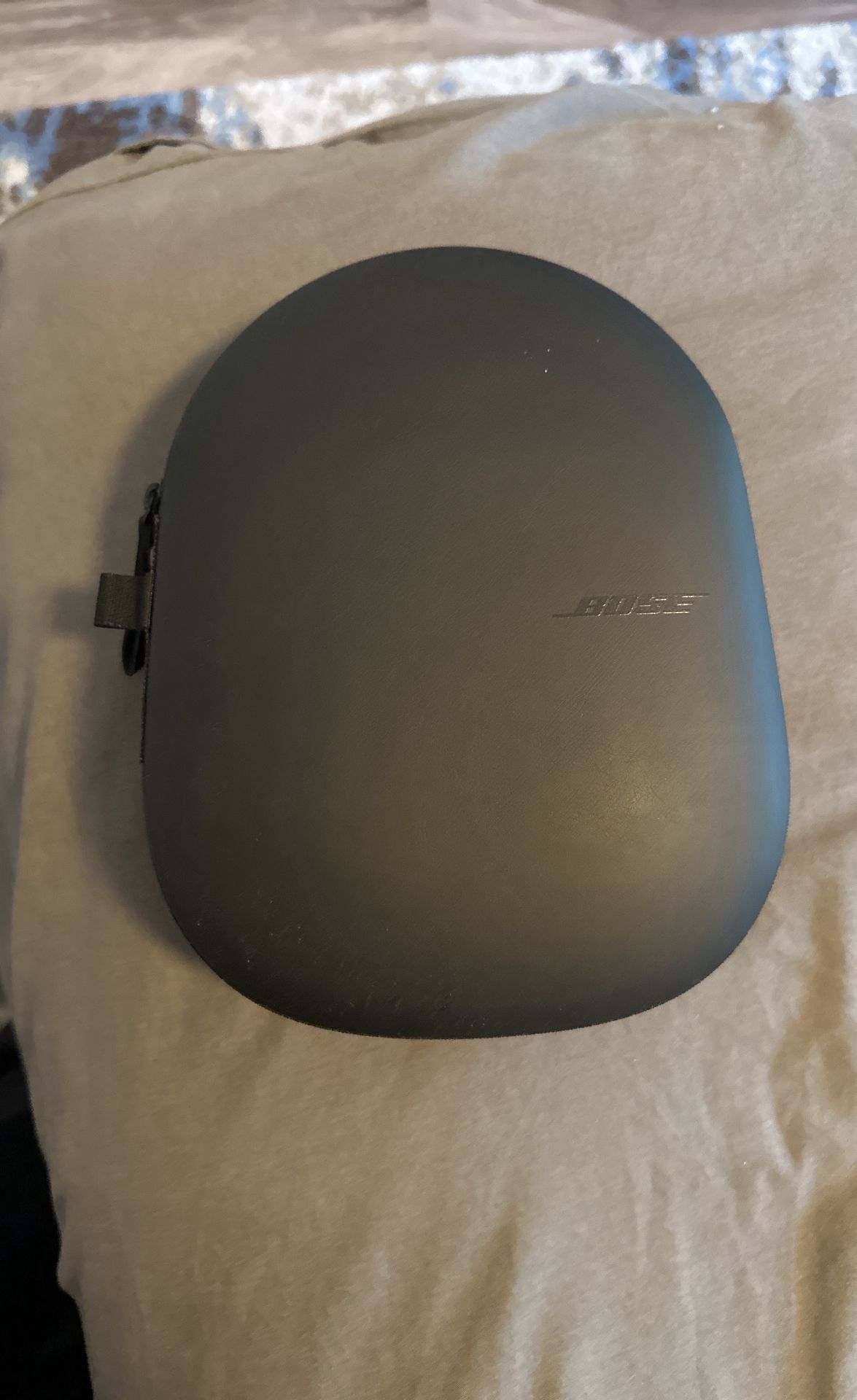 Bose 700 With Charging Case.