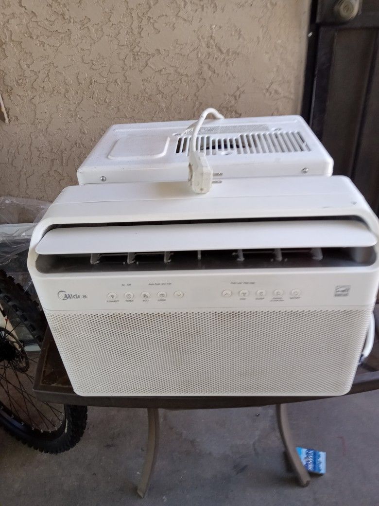 Window AIR CONDITIONER 12.000 BTUS WORK GREAT