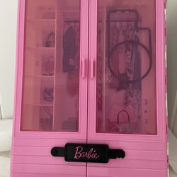 Barbie Fashionista  Ultimate Closet Portable  Pink TOY play Set