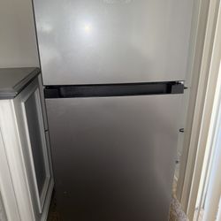 Refrigerator Small 