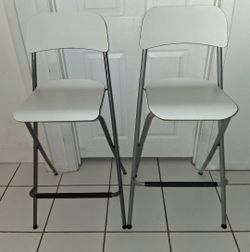 lot of 2 NOT identical but very similar bar stools with cushions $20 FIRM for both!