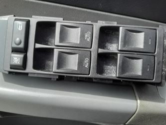Chrysler 300C Master Control switches
