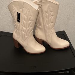Torrid Women’s White Leather Boots