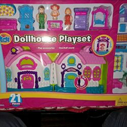 21 Piece Dollhouse.
