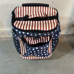 Ice chest - With Wheels And Backpack Straps