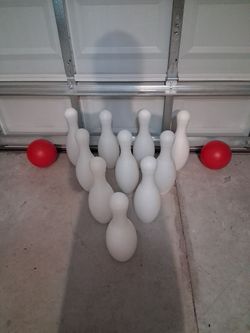 Lawn Bowling Set with Pins and Balls