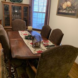 Dining Table And 6 Chairs 