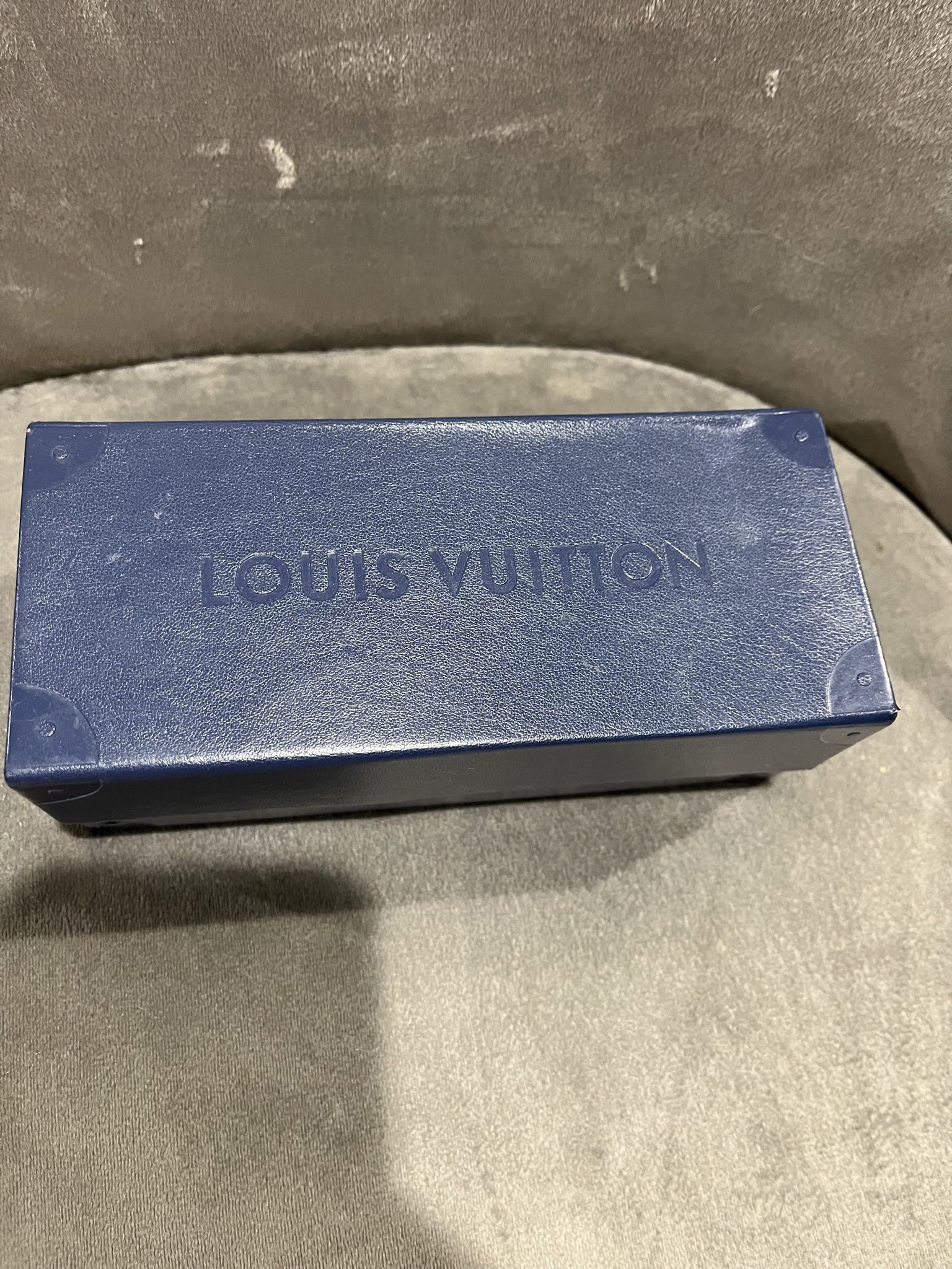 Louis Vuitton Cyclone Sunglasses for Sale in Dearborn Heights, MI - OfferUp