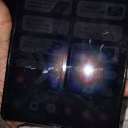 Samsung Galaxy z Fold 4 Like New No Cracks
