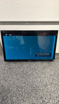 Sony Bravia 32” LCD TV – Works Great, Remote Included