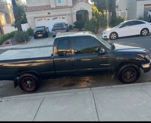 2002 black Toyota Tacoma