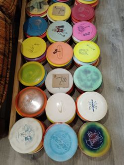 Frisbee golf discs