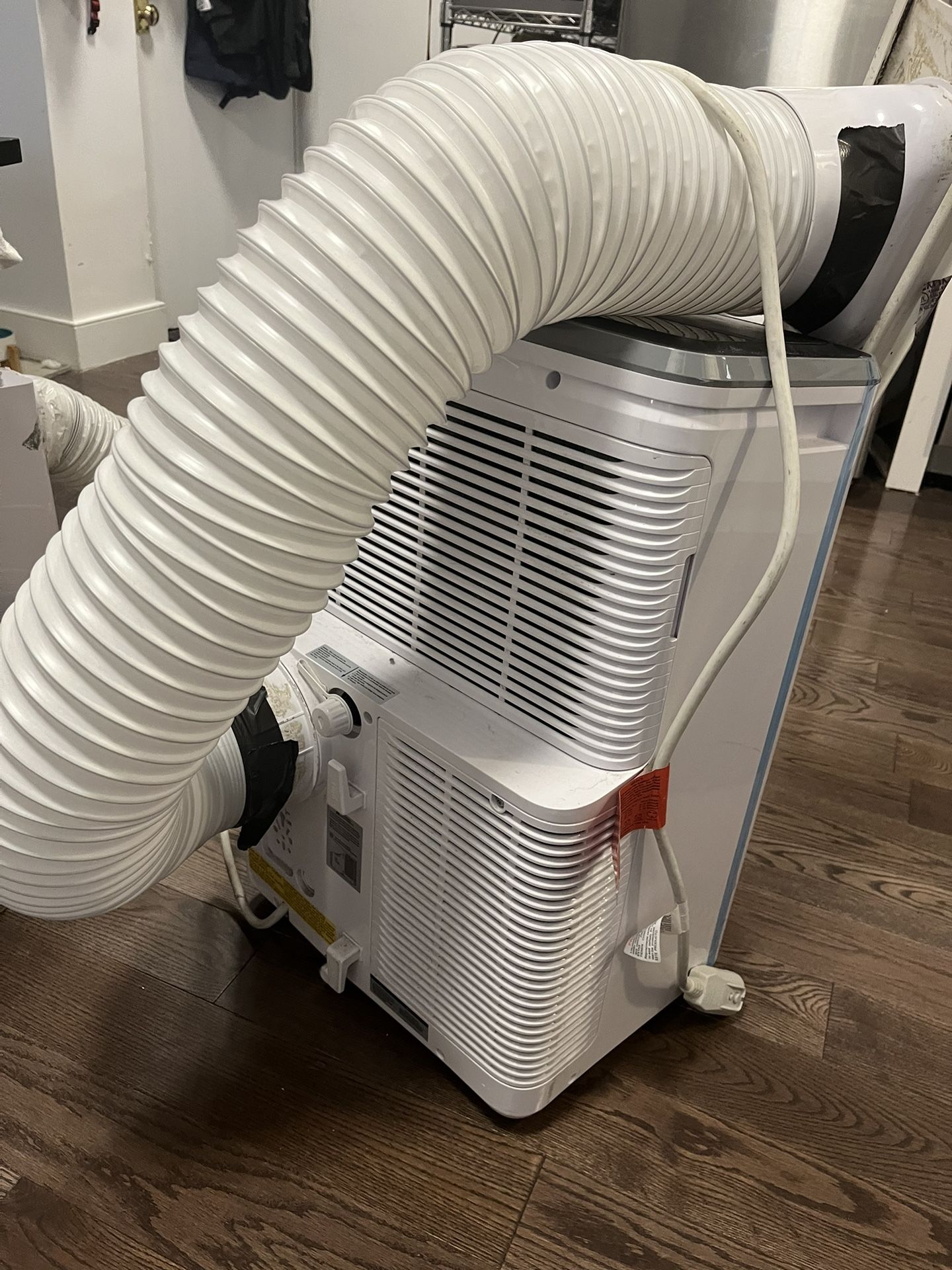 Frigidaire 8,000 BTU Portable Room Air Conditioner for Sale in Brooklyn, NY OfferUp