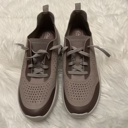 Clarks Cloudsteppers Solevana Tie sneakers in a mauve/taupe color