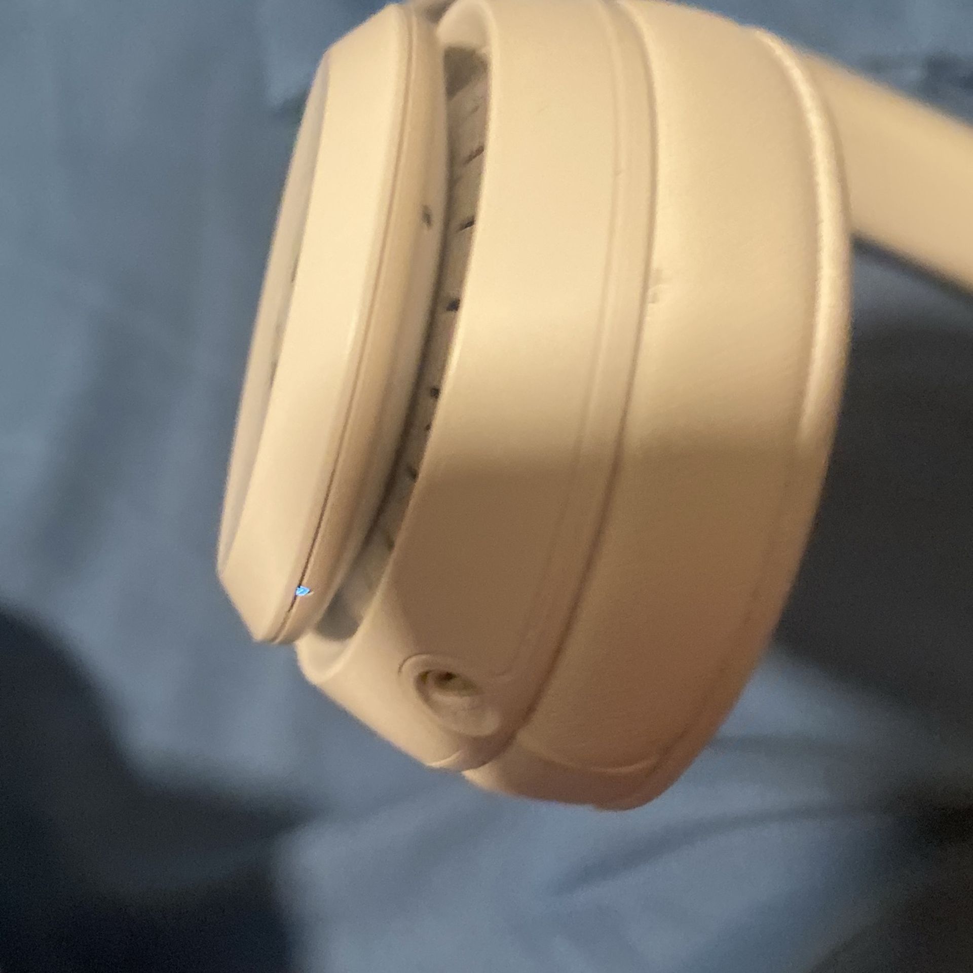 beats Solo 4
