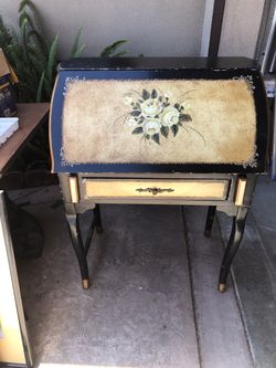 Black Desk With Flowers.