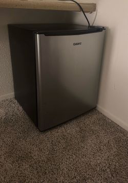 Galanz Mini-Fridge