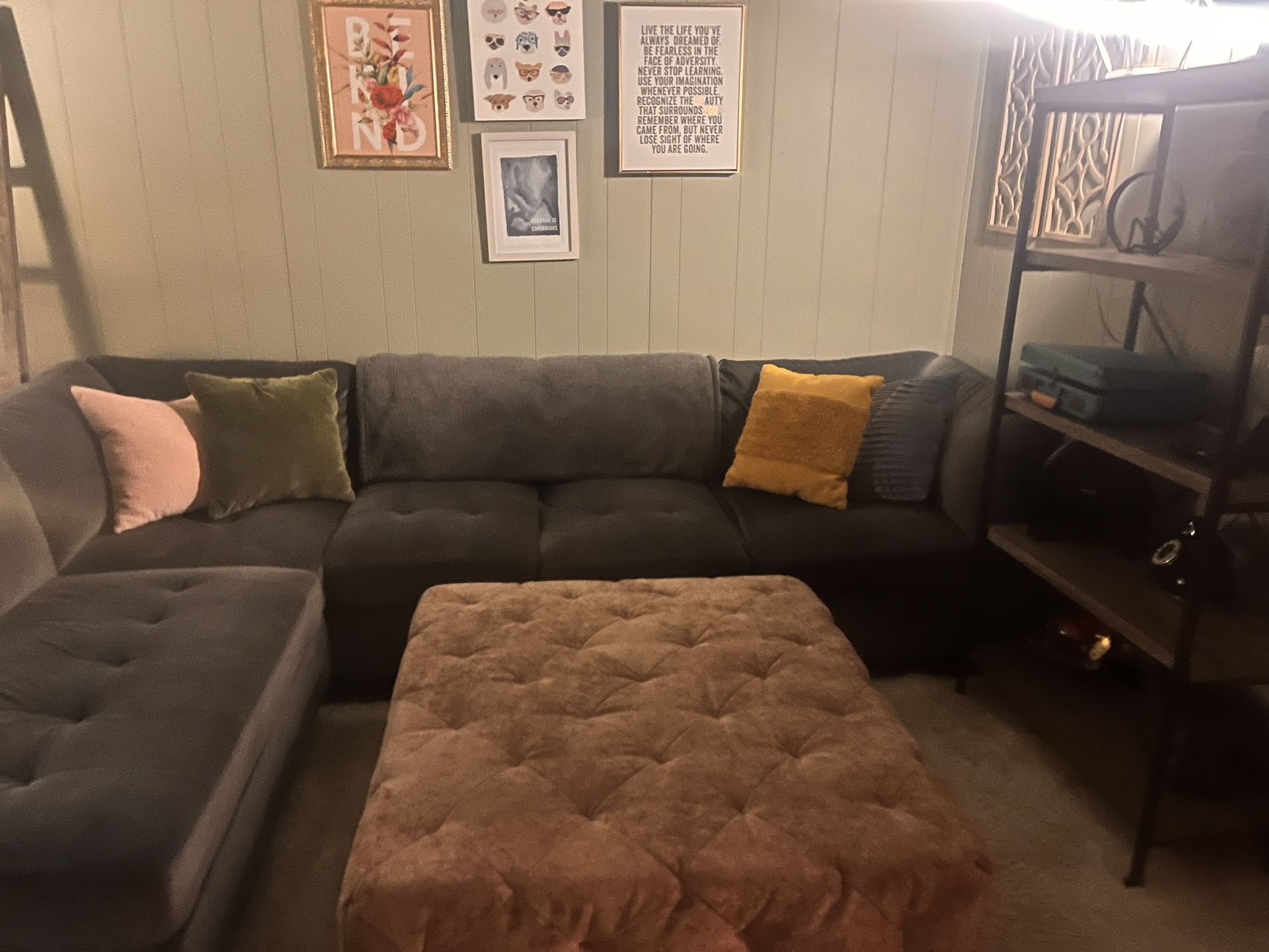 SUPER COMFY GORGEOUS VELOUR GREY SOFA!!! 