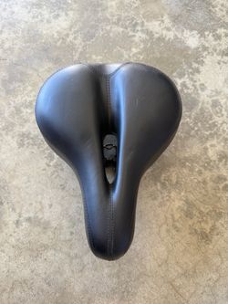 Wide Trek Seat