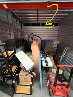 Storage unit auction