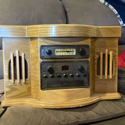 Record player cdplayer and cassette player all in one